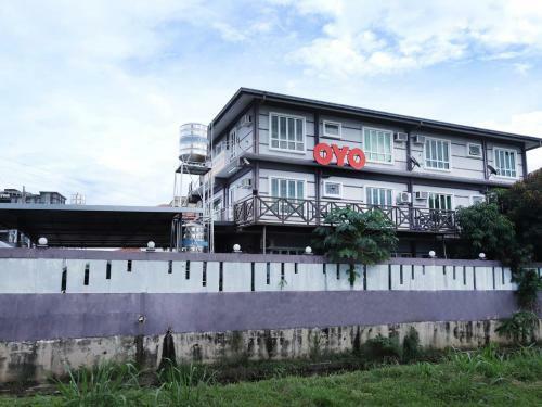 Hotel Oyo 1103 Borneo Inn