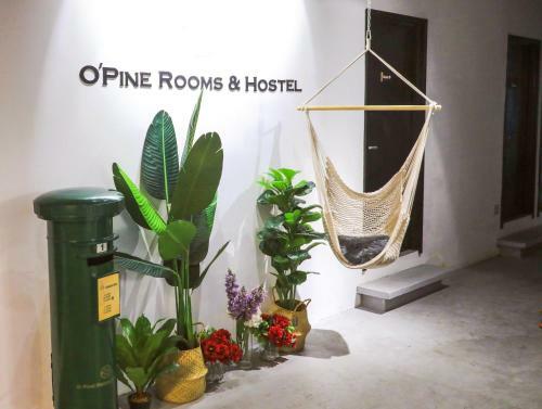 O'pine Rooms & Hostel