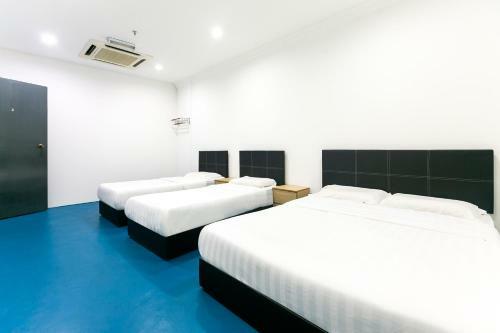 Spot On 89726 Capsule Inn