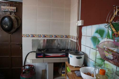 Albergue Escape Backpackers Kk