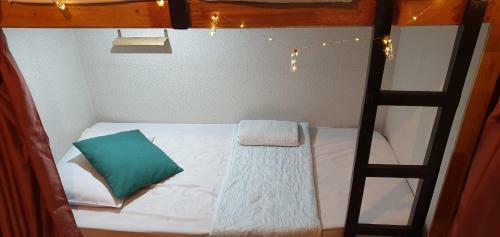 Albergue Escape Backpackers Kk