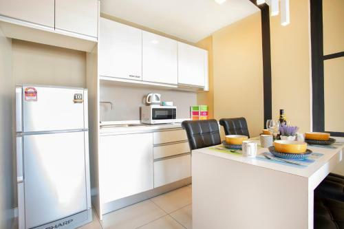 Cozy Living Sky Apartment