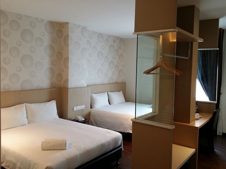 D Elegance Hotel