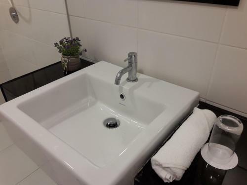 Apartamentos Euzmo Residences @ Trefoil Setia Alam