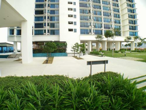 Apartamentos Euzmo Residences @ Trefoil Setia Alam