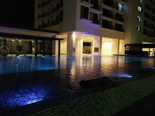 Apartamentos Euzmo Residences @ Trefoil Setia Alam