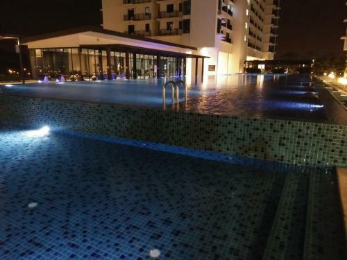 Apartamentos Euzmo Residences @ Trefoil Setia Alam