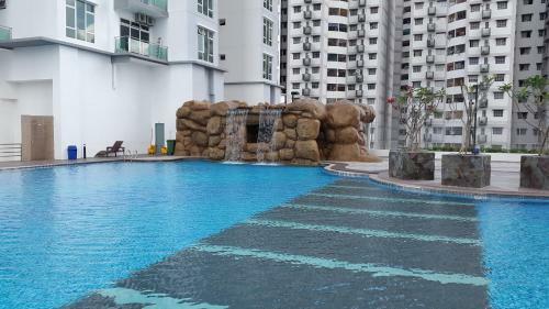 Apartamento M Condo @ Larkin Jb
