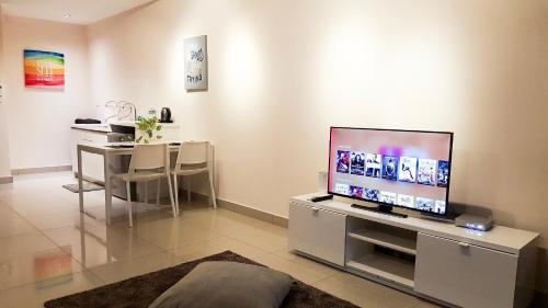 Apartamento Cozy Hideout Trefoil Setia Alam