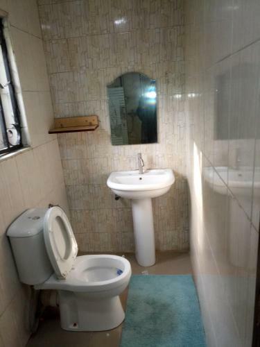 Bed & Breakfast Kh Lodge Abuja