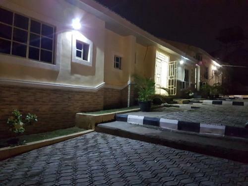 Hostal Rock Towers Apartments