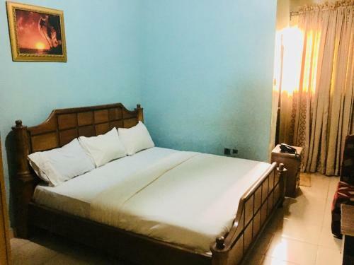 Omolucas Hotel & Suites
