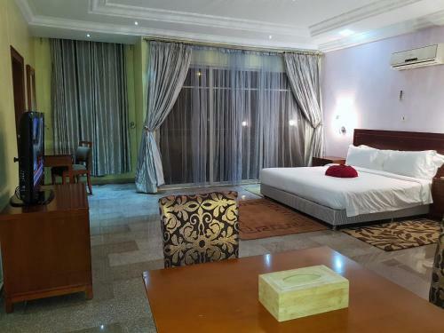 Serendib Hotel & Service Apartments
