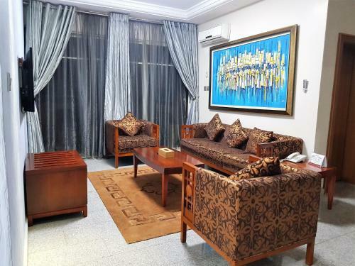 Serendib Hotel & Service Apartments