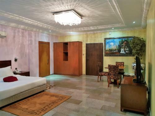 Serendib Hotel & Service Apartments
