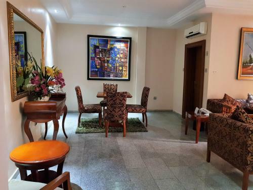 Serendib Hotel & Service Apartments
