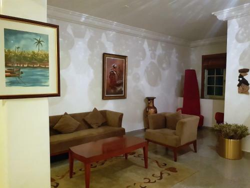 Serendib Hotel & Service Apartments