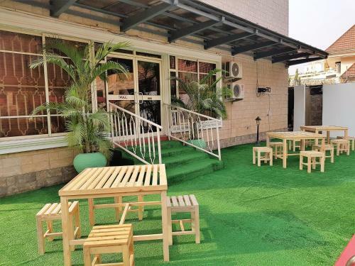 Serendib Hotel & Service Apartments
