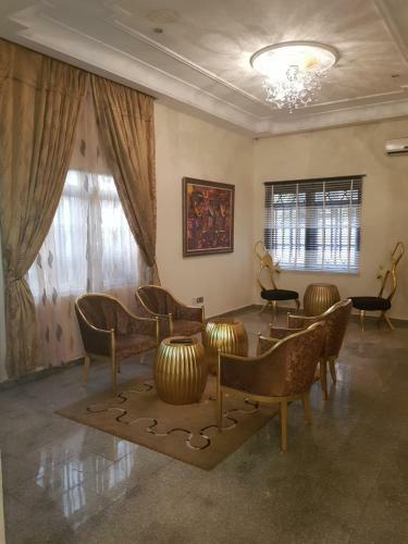 Serendib Hotel & Service Apartments
