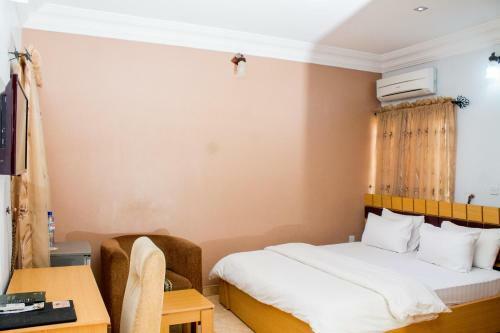 Western Sun International Hotel