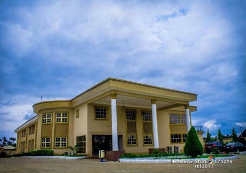 Western Sun International Hotel