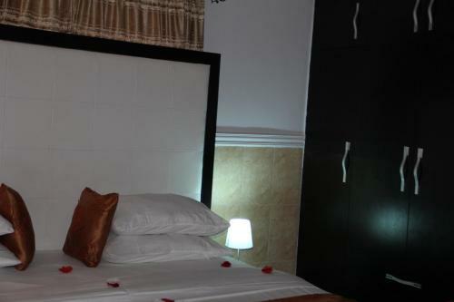Hostal Vinchee Suites