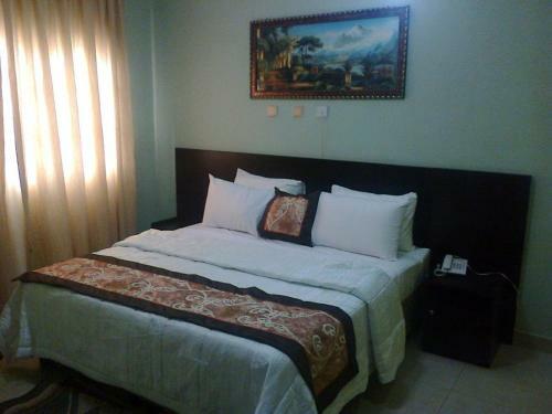 Conference Hotel And Suites Sagamu