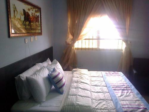 Conference Hotel And Suites Sagamu