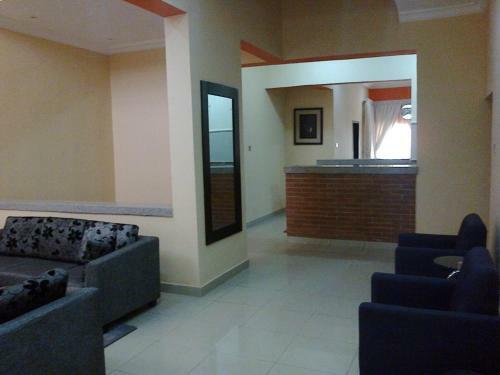 Conference Hotel And Suites Sagamu