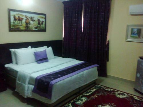Conference Hotel And Suites Sagamu