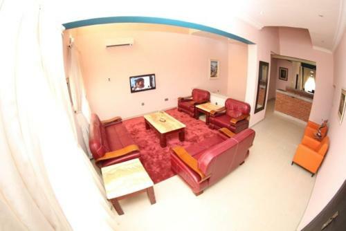 Conference Hotel And Suites Sagamu