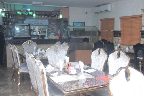 Titanic View Hotel & Suites