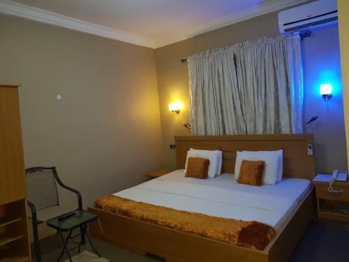 Aloha Hotel And Resorts
