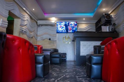 Dv8 Hotel