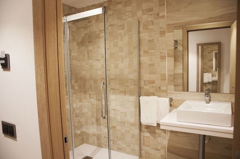Hotel Sv Chrome