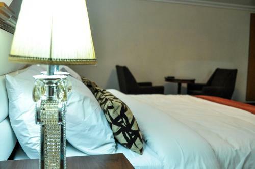 Hotel Caledonian Suites