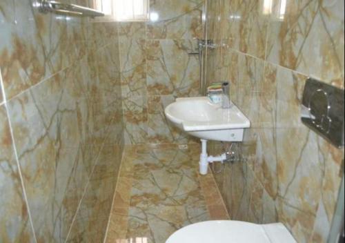 Grand Emperor Hotels, Lekki Phase 1