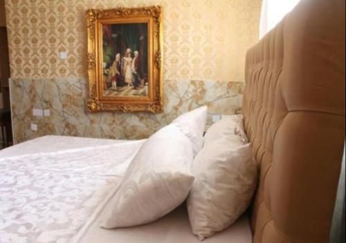 Grand Emperor Hotels, Lekki Phase 1