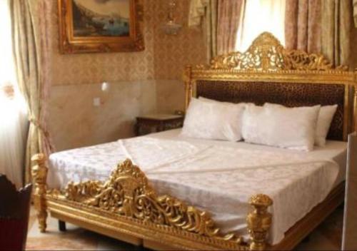 Grand Emperor Hotels, Lekki Phase 1