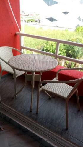 1 Bedroom Apartment - Off Chevron Drive