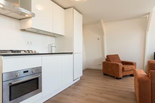 Amsterdam City Center Canal View Apartments