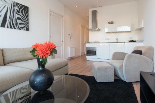 Amsterdam City Center Canal View Apartments