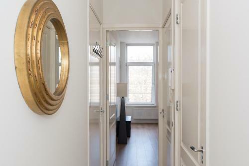 Amsterdam City Center Canal View Apartments