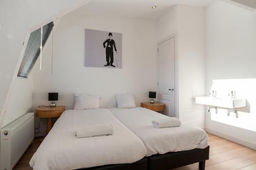 Amsterdam City Center Canal View Apartments