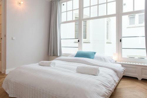 Monumental Canal Apartment