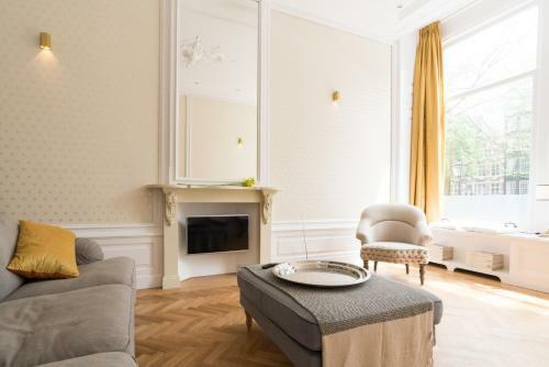 The Monument Canal View Apartment