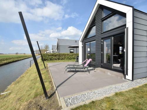 Modern Holiday Home Kattendijke By The Lake