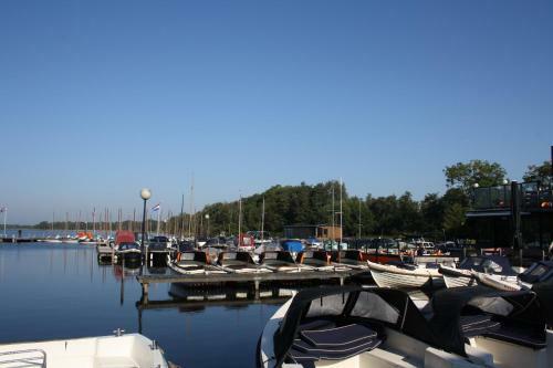 Holiday Home De Zuwe - Loosdrecht