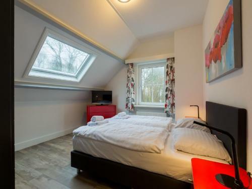 Comfortable Holiday Home In Oostkapelle Near Beach