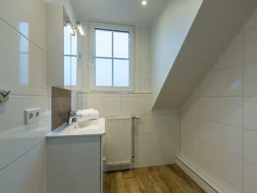 Comfortable Holiday Home In Oostkapelle Near Beach